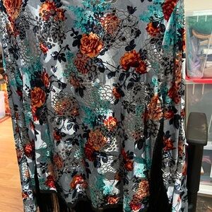 Green and Red Graphic Blouse with Long Sleeves